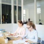 Mintalah Umpan Balik Secara Tertulis kepada Teman Sejawat tentang Tugas yang Dipilih