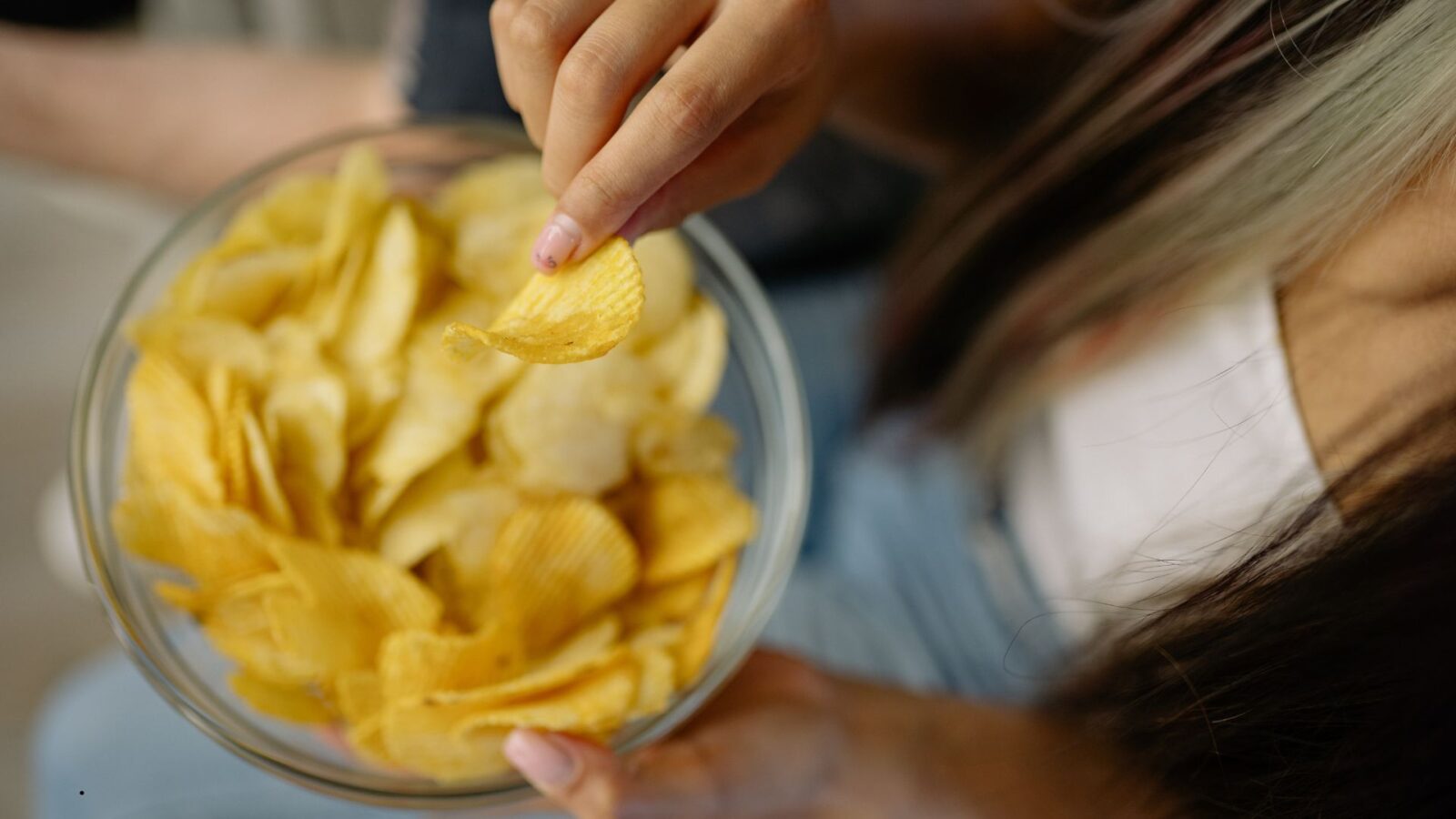 Keripik: Jenis, Proses Pembuatan, dan Peluang Usaha Camilan Favorit Indonesia