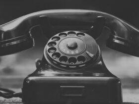 Penemu Telepon Adalah: Sejarah, Fakta Menarik, dan Perkembangannya