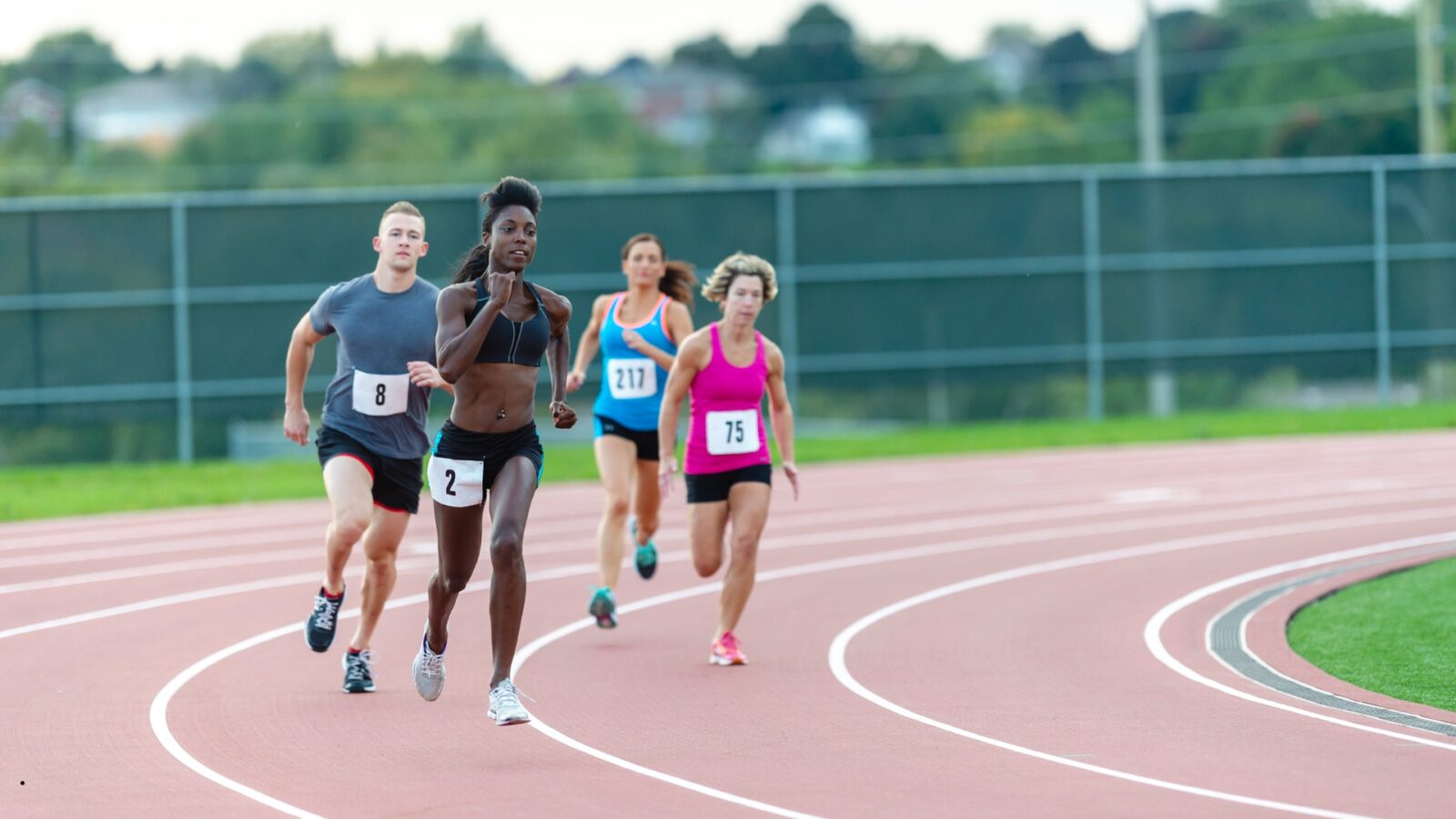 Lari Jarak Pendek: Teknik, Manfaat, dan Cara Melatih Kecepatan Secara Efektif